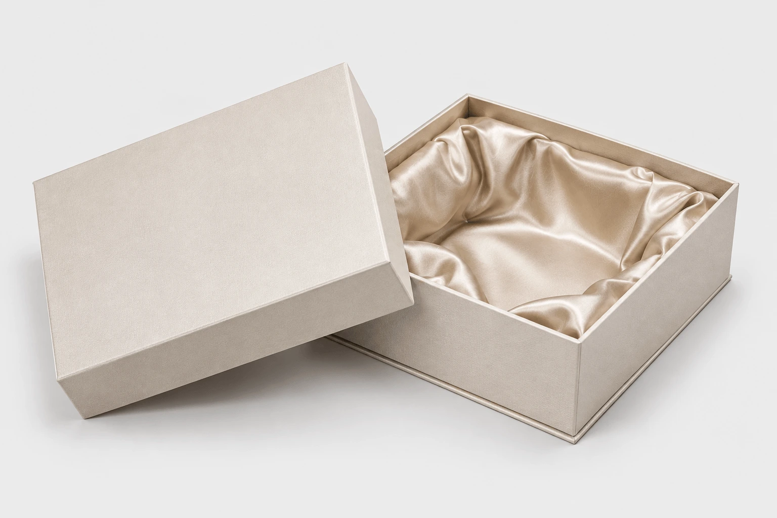 satin-lined-boxes-03.webp